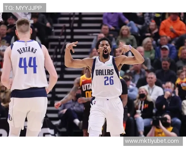 独行侠正式签约2021年46号秀班顿期待其场均8分2助攻2篮板的表现